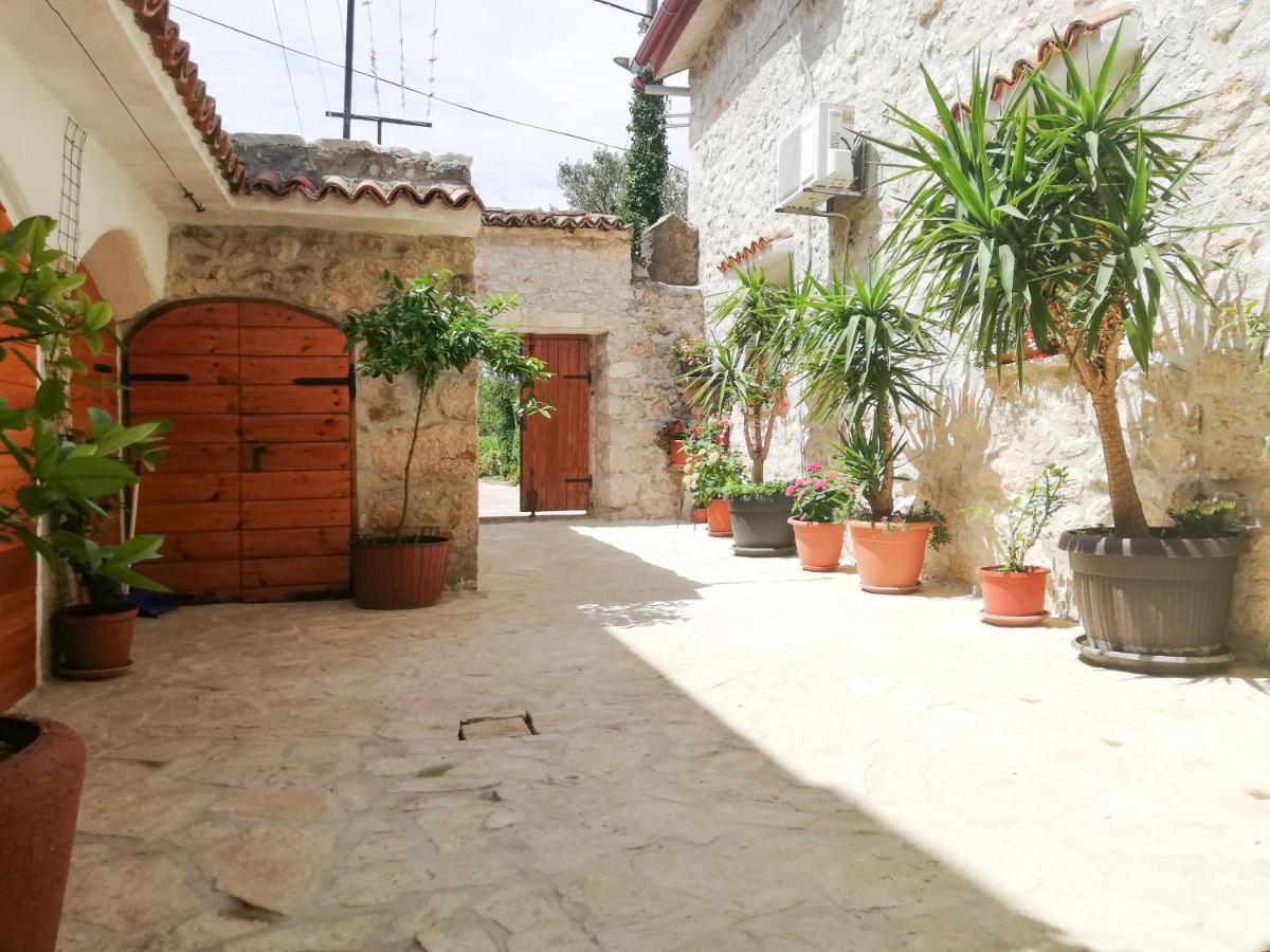 Apartments Branko Starigrad Paklenica Ngoại thất bức ảnh