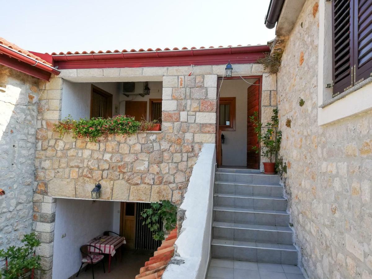 Apartments Branko Starigrad Paklenica Ngoại thất bức ảnh
